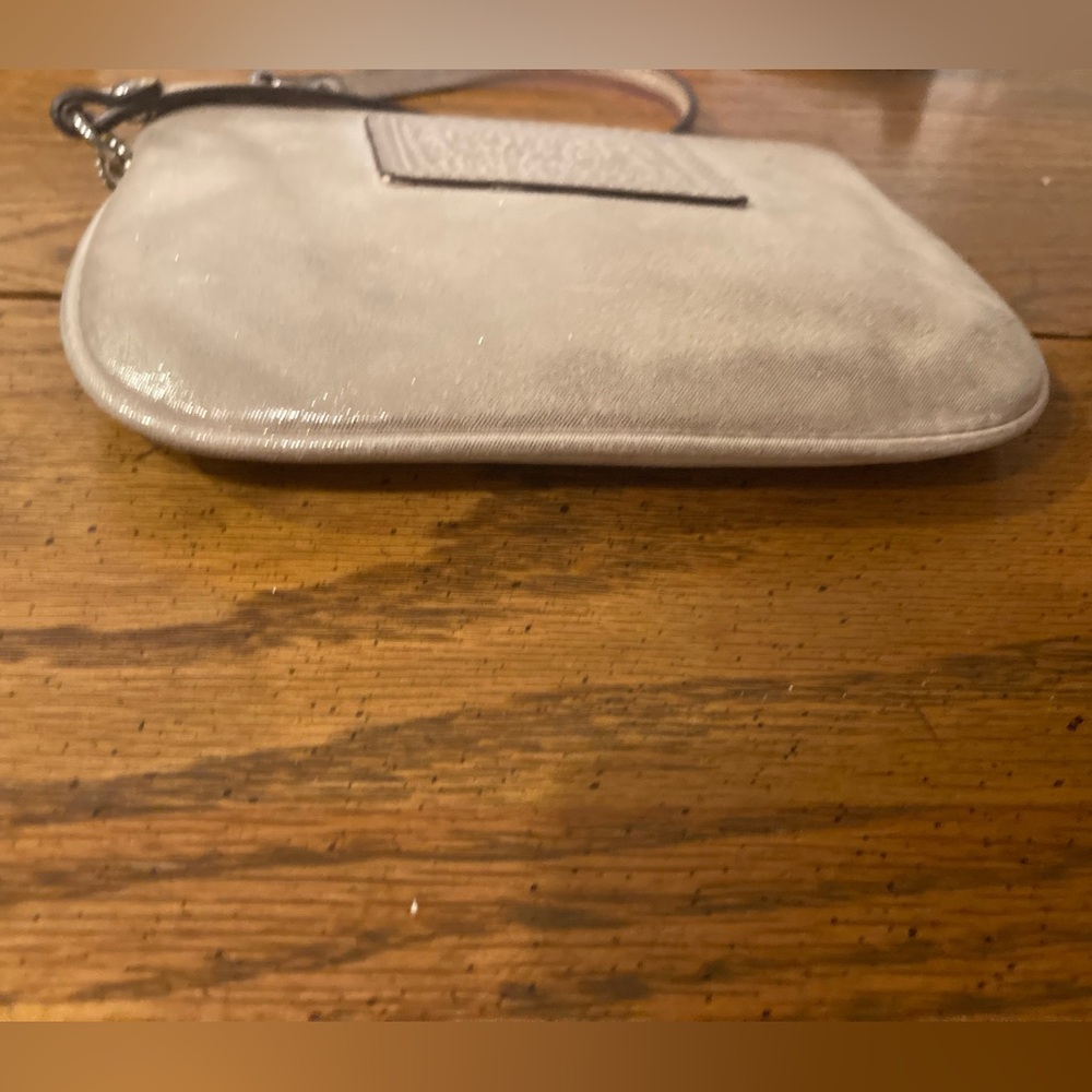 Coach Poppy Wristlet Champagne Metallic - Picture 7 of 11